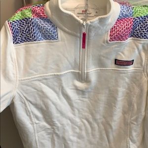 Vineyard vines pull over